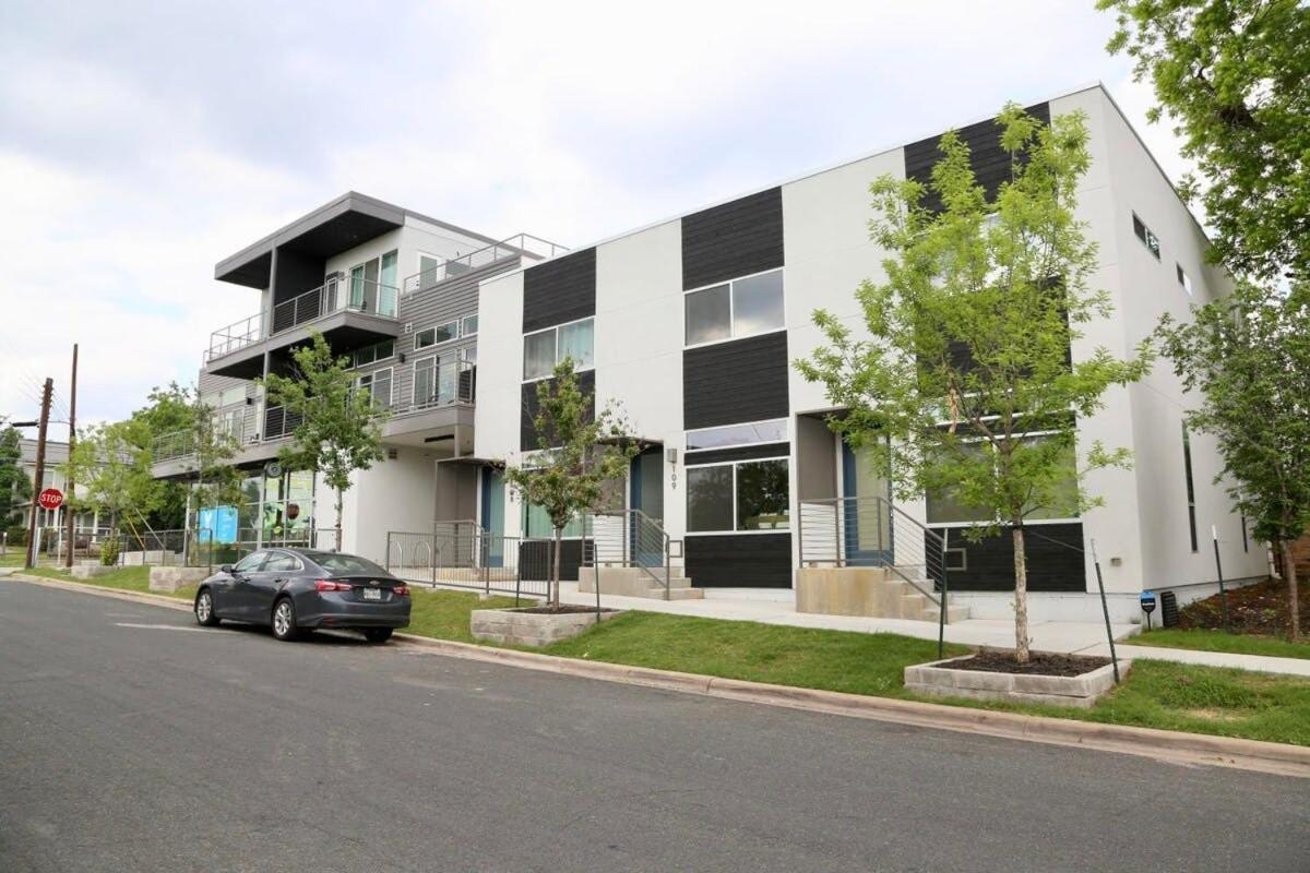 Walk To Downtown Ut Sports Famous Dining And Abundant Nightlife From This Luxury Condo W 3 Restaurants In The Complex Όστιν Εξωτερικό φωτογραφία