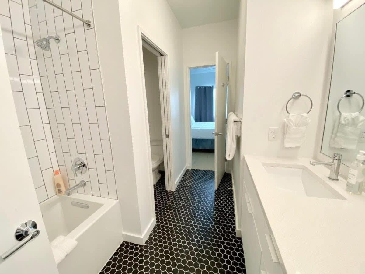 Walk To Downtown Ut Sports Famous Dining And Abundant Nightlife From This Luxury Condo W 3 Restaurants In The Complex Όστιν Εξωτερικό φωτογραφία