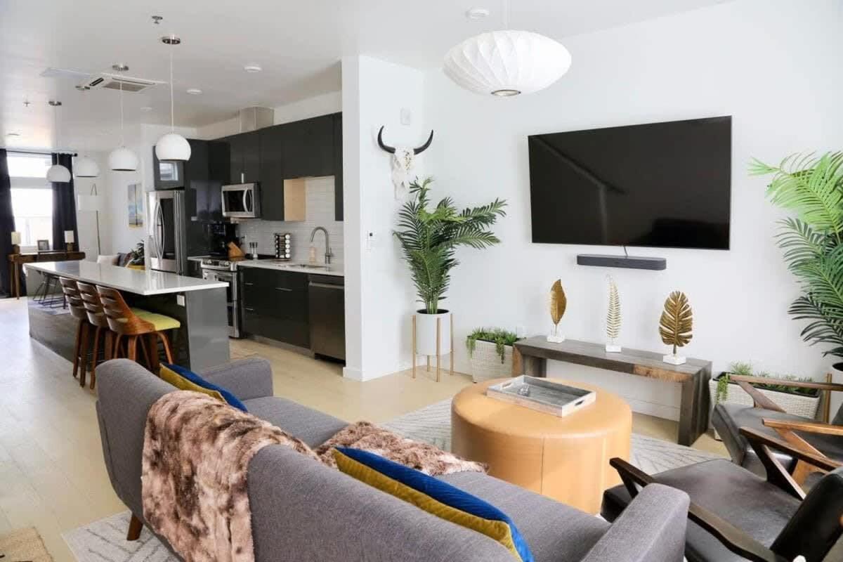 Walk To Downtown Ut Sports Famous Dining And Abundant Nightlife From This Luxury Condo W 3 Restaurants In The Complex Όστιν Εξωτερικό φωτογραφία